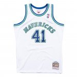 Color White of the product Maillot NBA Dirk Nowitzki Dallas Mavericks 1998-99...