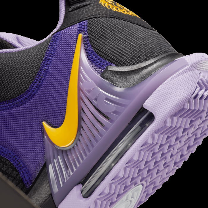 Nike Lebron Witness 7 Lakers image n°6