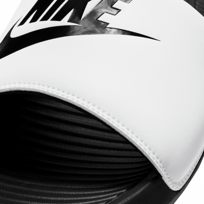 Claquettes Nike Victori One black/white image n°3