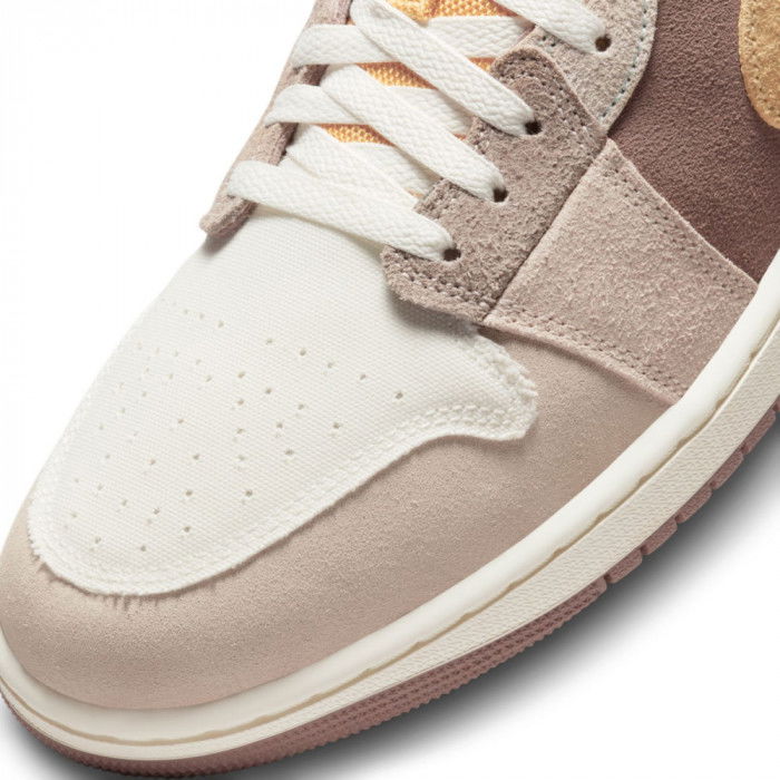 Air Jordan 1 Low SE Craft Taupe Haze image n°9