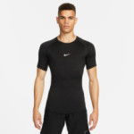 Color Noir du produit T-shirt Nike Pro black/white