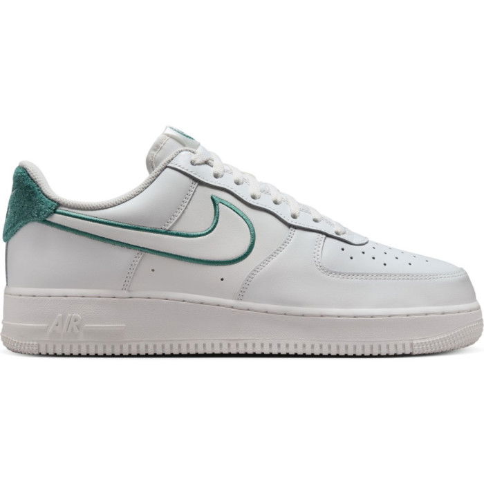 Nike Air Force 1 '07 LV8 Low Resort and Sport image n°1