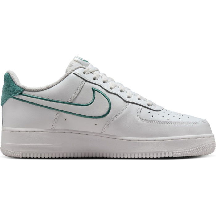 Nike Air Force 1 '07 LV8 Low Resort and Sport image n°2