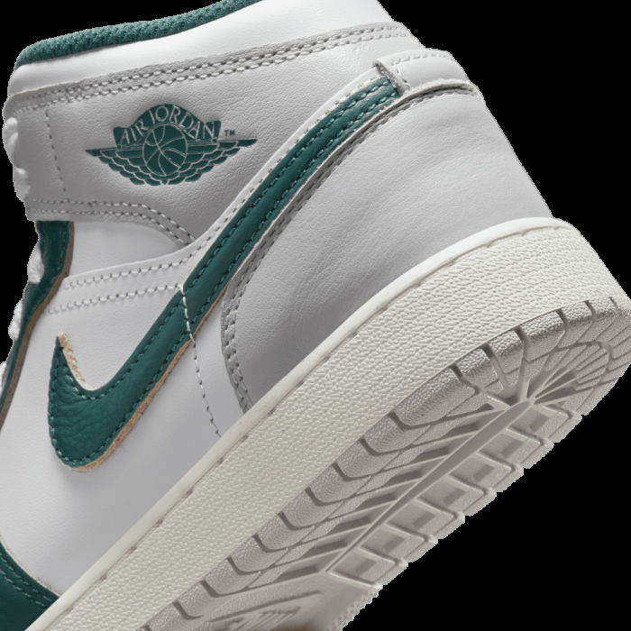 Air Jordan 1 Mid SE Oxidized Green Enfants GS image n°7