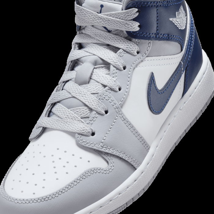 Air Jordan 1 Mid Midnight Navy Enfant GS image n°4