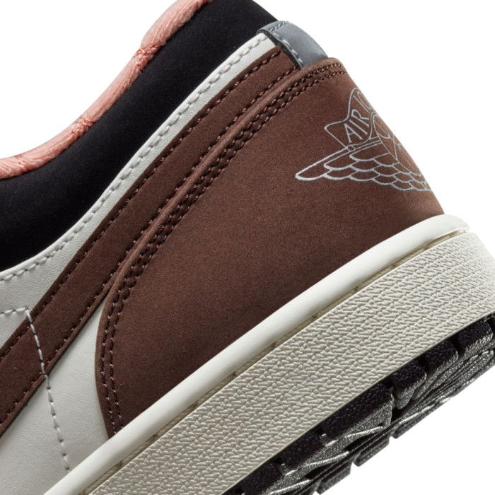 Air Jordan 1 Low SE Mocha image n°10