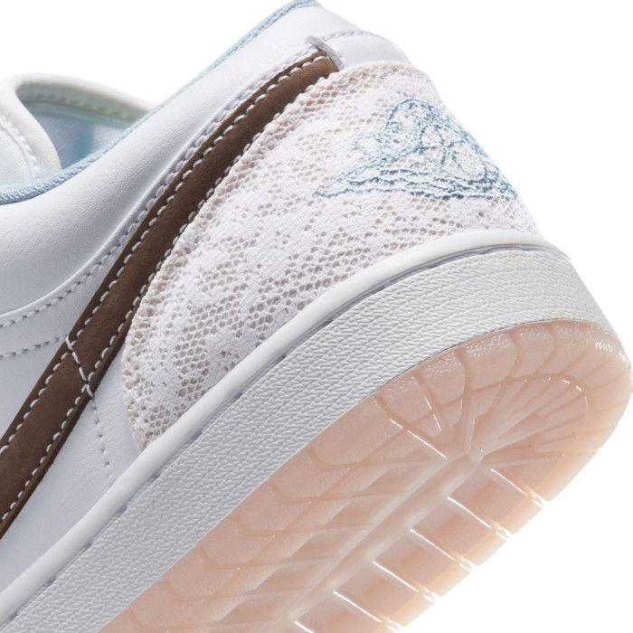 Air Jordan 1 Low ironstone soft pink