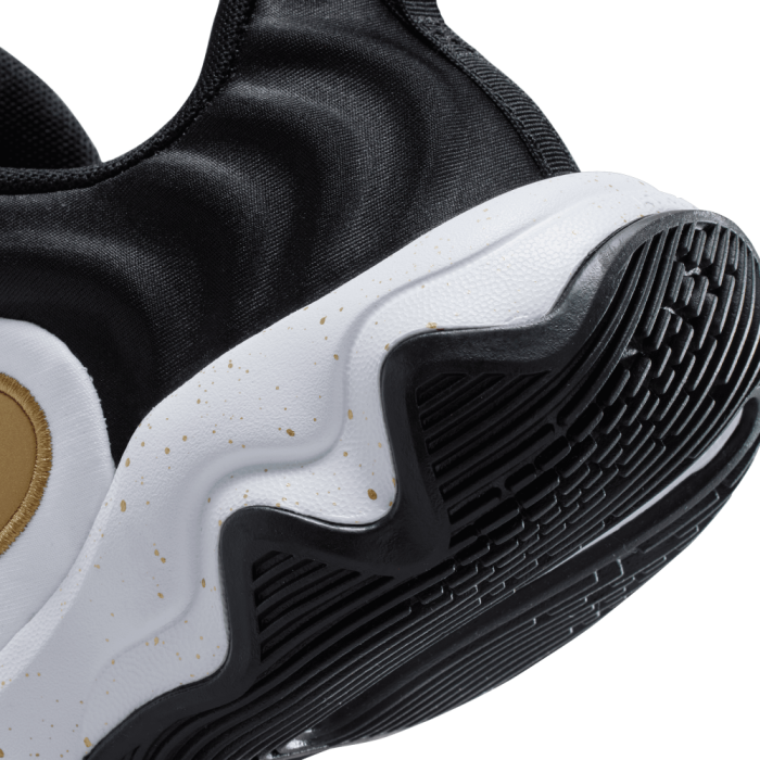 Nike Giannis Immortality 4 black gold