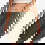 Culoare Bej / Maro a produsului Nike Sabrina Signature Reversible Short medium olive