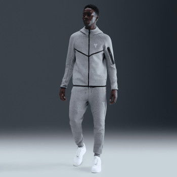 Outfit Nike Kobe Tech Fleece