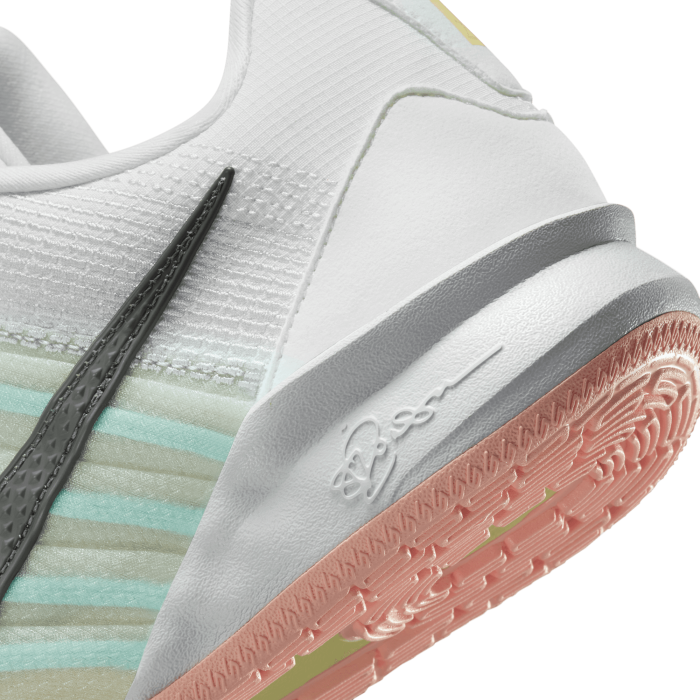 Silenciador Nike Sabrina 3