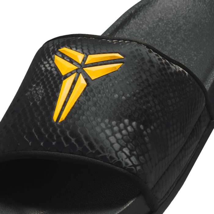 Claquettes Nike Kobe Offcourt Slide black gold