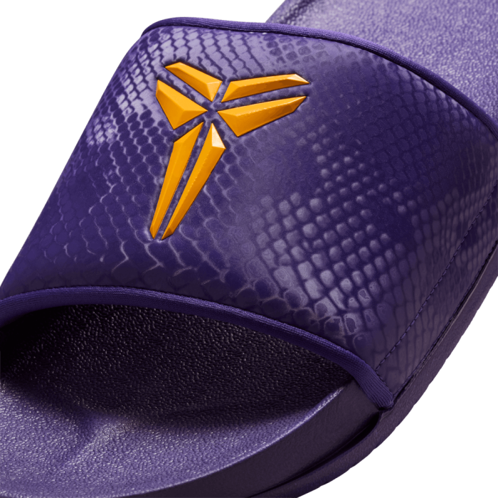 Claquettes Nike Kobe Offcourt court purple