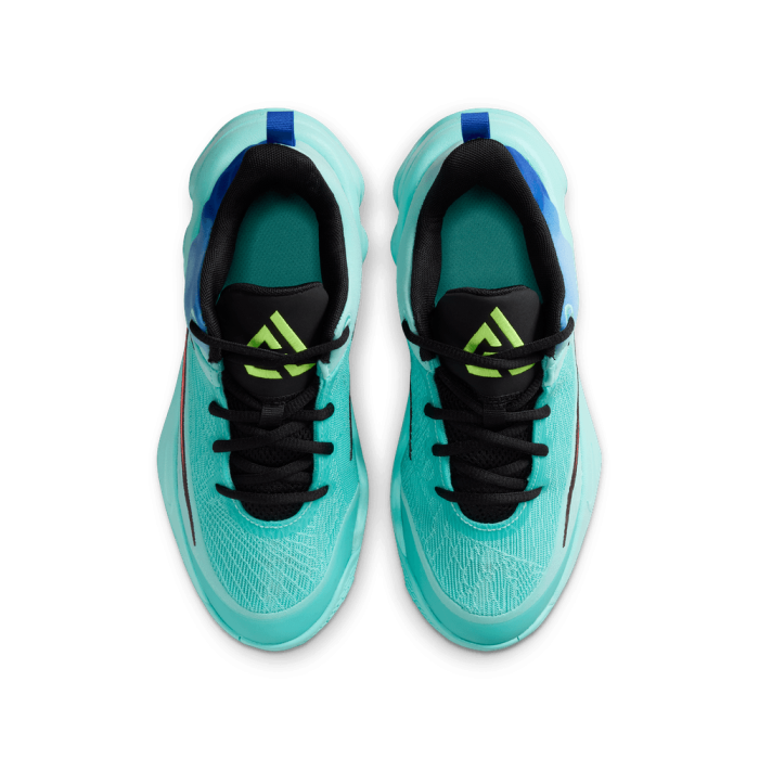 Nike Giannis Immortality 4 light aqua Enfants GS