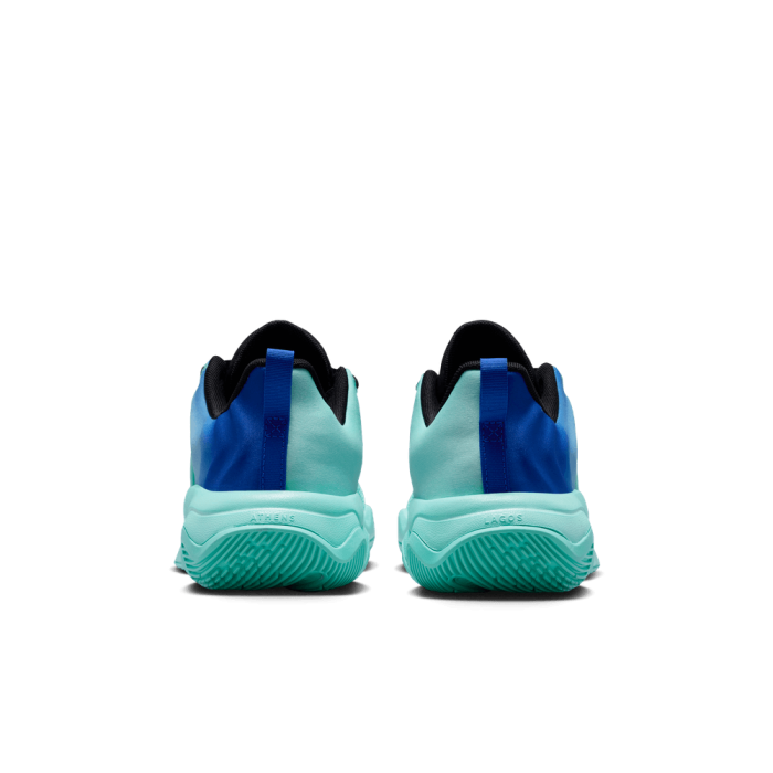 Nike Giannis Immortality 4 light aqua Enfants GS