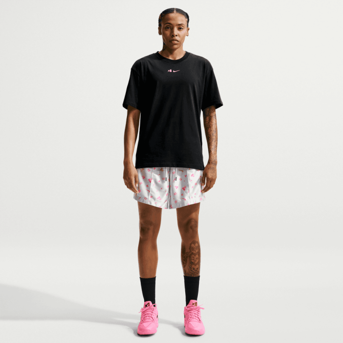 T-shirt Nike A'ja black pink