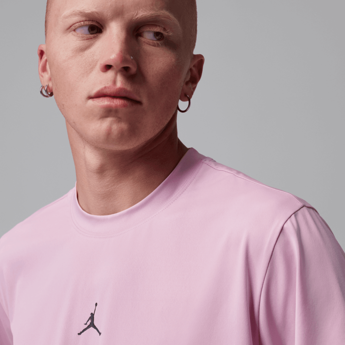 T-shirt Jordan Sport Essentials iced carmine
