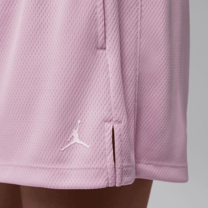 Short Jordan Sport Mesh Dri-Fit pour femmes iced carmine