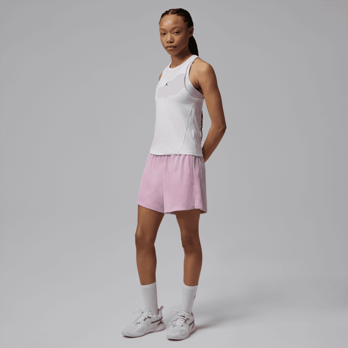 Short Jordan Sport Mesh Dri-Fit pour femmes iced carmine