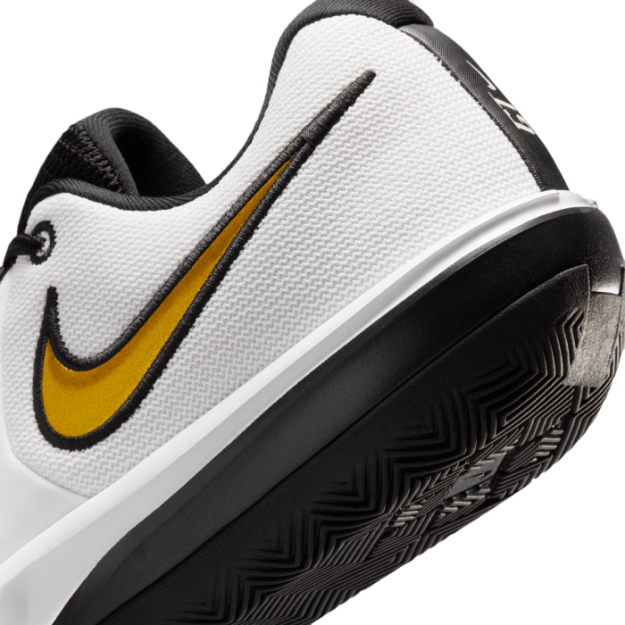 Nike G.T. Cut Academy 2 white/metallic gold-black