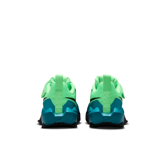 Nike S.t. Dynamite illusion green/black-bright spruce