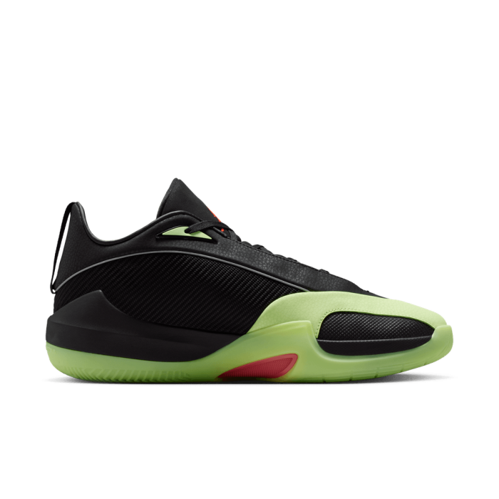 Jordan Triangle black/infrared 23