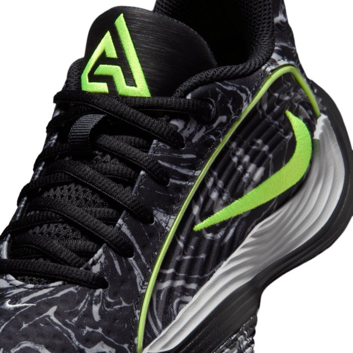 Nike Giannis Immortality 5 black/volt Enfants GS