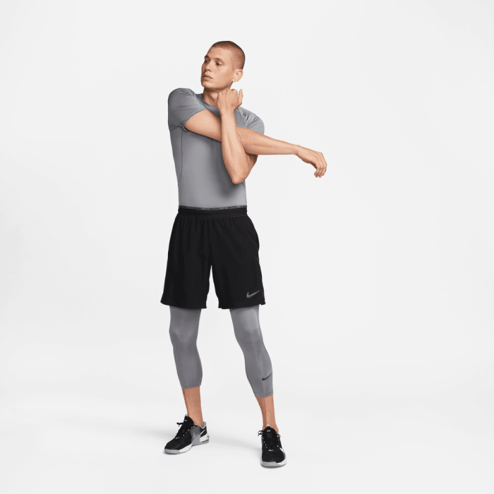T-shirt Nike Pro smoke grey/black