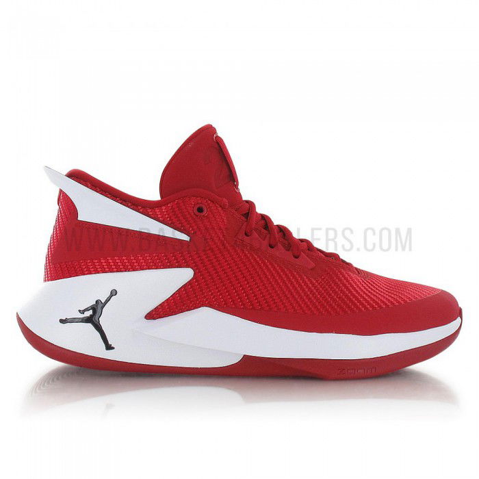 jordan fly lockdown red