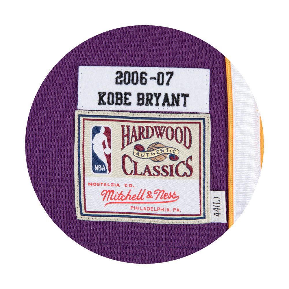 Mitchell & Ness NBA Authentic Jersey 'Los Angeles Lakers - Kobe Bryant 2006-07' AJY4CP19007-LALPURP06KBR US XL