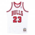 Color Blanc du produit Maillot NBA Michael Jordan Chicago Bulls 1995-96...