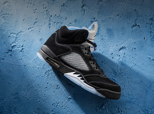 Jordan 5 Black Carolina