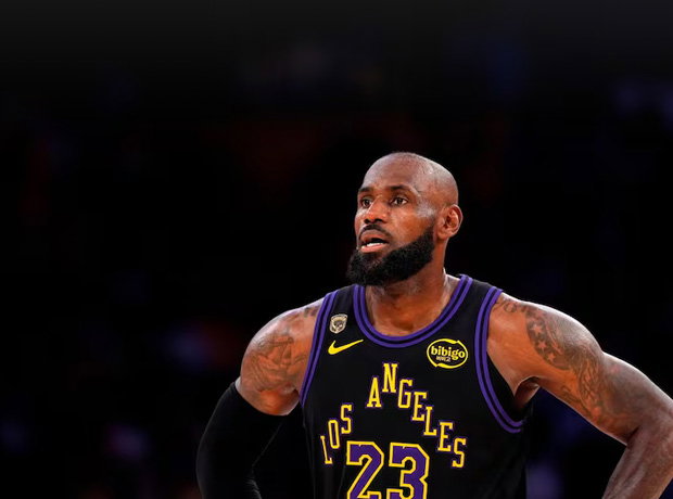 LeBron James quitte les Lakers